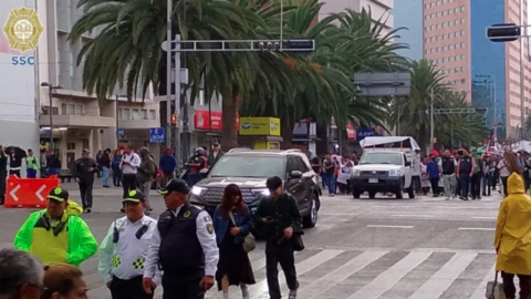 Marcha por avenida juárez, CDMX.