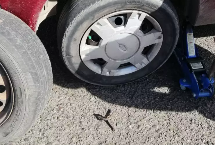 Ponchallantas en la Heroico Colegio Militar, en Culiacán