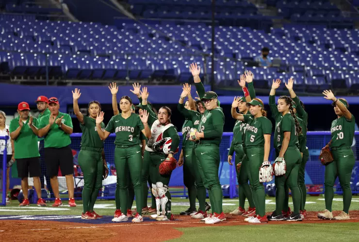 Danielle O’Toole uniformes tirados