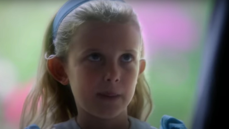 Así lucía Millie Bobby Brown como “Alicia en el País de las Maravillas”