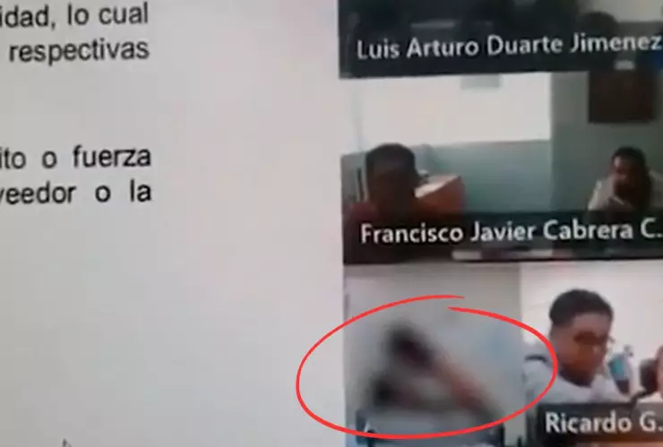 Exfuncionario de IMSS es despedido