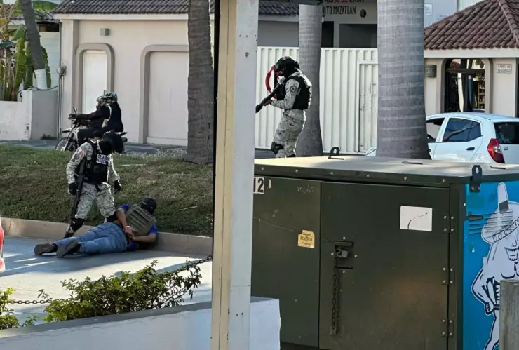 Detienen a sujetos armados en la Zona Dorada de Mazatlán
