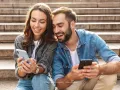 Pareja celular.jpg