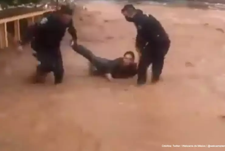 rescatan hombre arroyo sonora.jpg