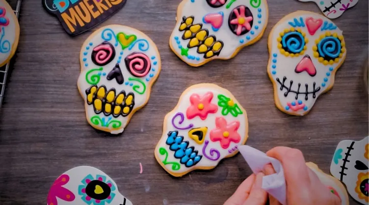 Ideas DIY 3 ideas para elaborar alfeñiques tradicionales para adornar tu altar de Día de Muertos.jpg