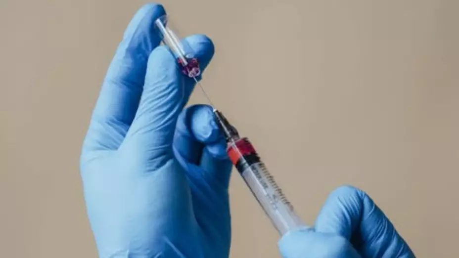 Morena reforma fondo de salud.