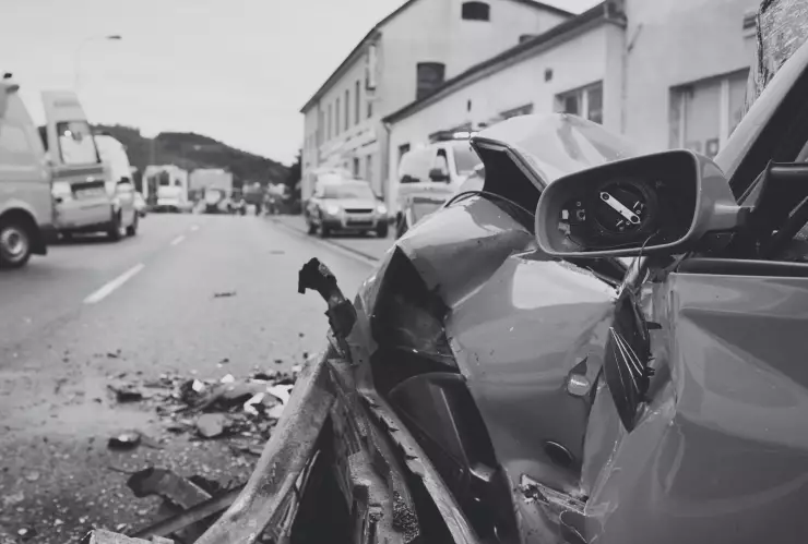 Hombre de 85 años choca auto contra tienda en Guanajuato capital; no hay heridos.png