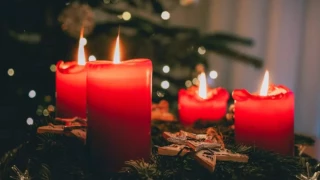 Orden de las velas de la Corona de Adviento