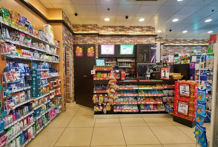 reportan violento asalto en tienda de conveniencia en caucel