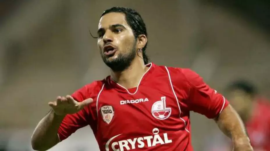 Muere exfutbolista israelí tras ataque por grupo Hamas en su cumpleaños