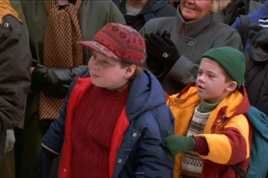 Escena de la película ‘El Regalo Prometido’ (Jingle All The Way) por Azteca 7.