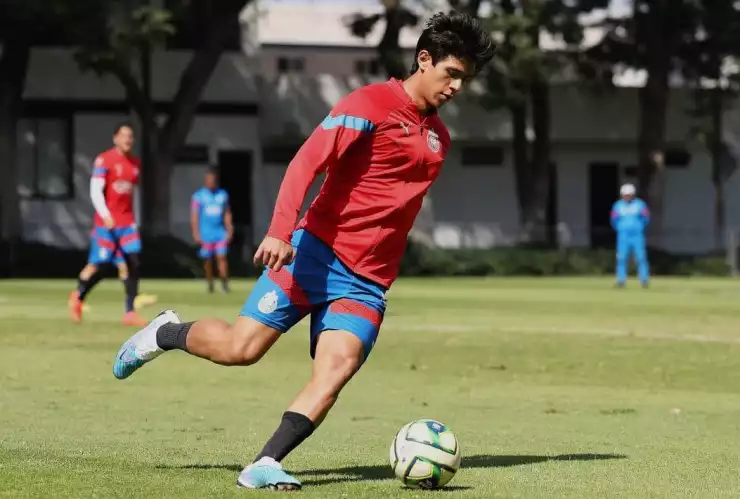 ¡Buenas noticias! Chivas ya tendría fecha para el regreso de Macías