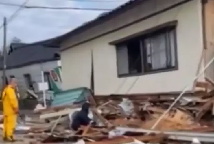 Casas destruidas por el terremoto en Japón en 2024