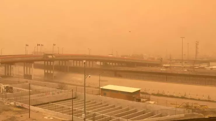 cielo de naranja en Ciudad Juárez