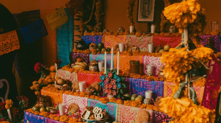 día-de-muertos-2024-qué-objetos-no-se-deben-poner-en-el-altar-y-cuáles-sí