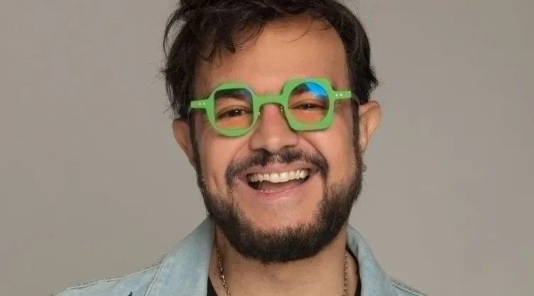 Aleks Syntek dice que cuidó a Shakira de niña y responde a críticas por su foto