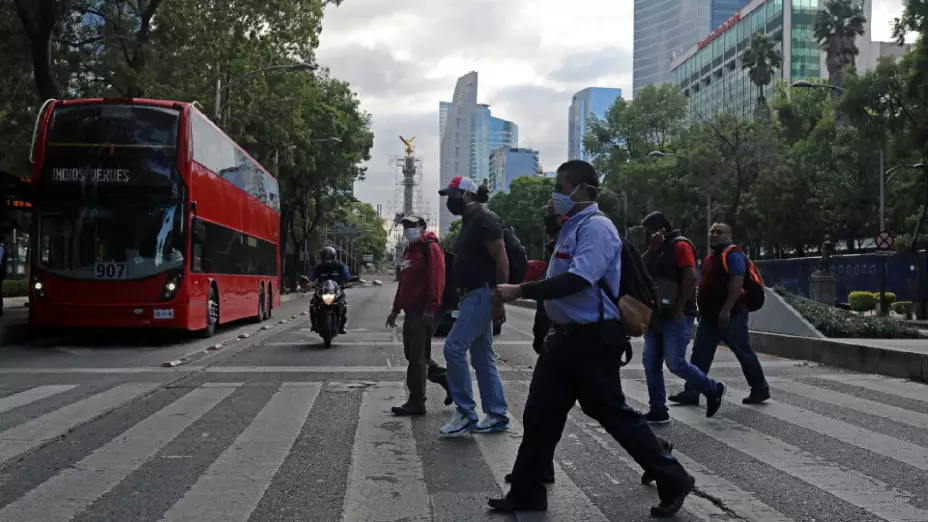 Las alcaldías no podrán adquirir por su cuenta vacunas