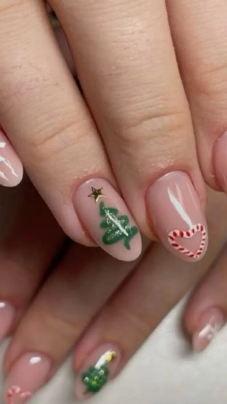 27 ideas de uñas elegantes para Navidad