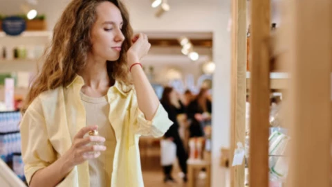 Cuál es el perfume que atrae más a las mujeres, según la psicología