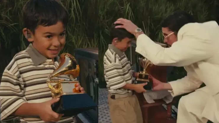 Bad Bunny Super Bowl 2026: ¿Quién es el niño del Grammy y por qué se lo dio?
