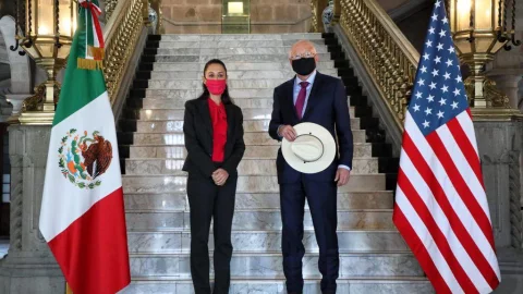 Sheinbaum se reúne con Ken Salazar, embajador de EUA en México