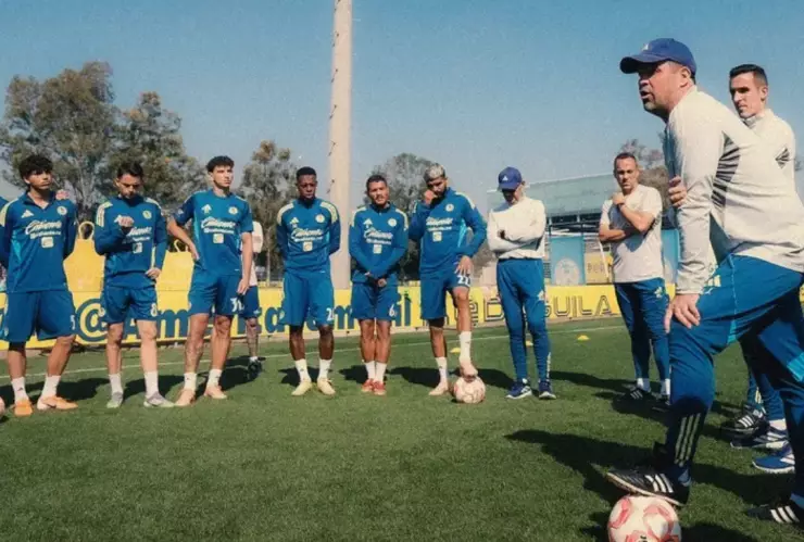 André Jardine en la práctica del América