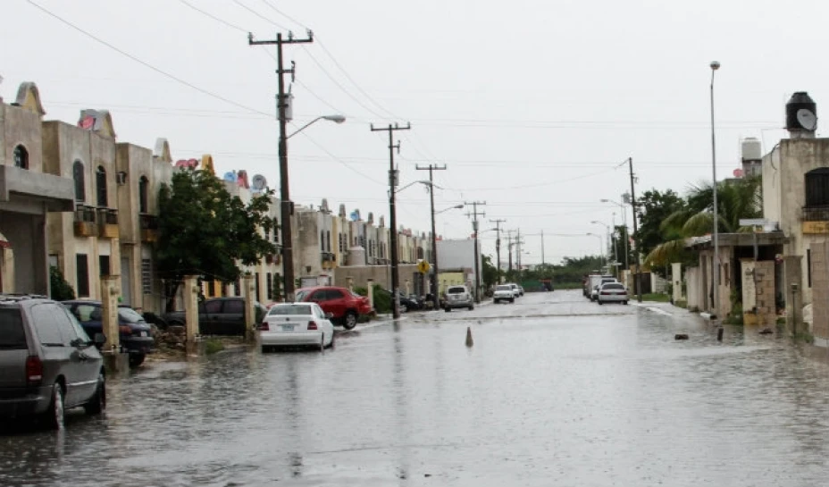 En su Aviso de Ciclón Tropical en el Atlántico, el SMN indicó que permanece la zona de alerta desde Tabasco hasta Yucatán