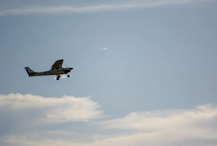 Avioneta en vuelo