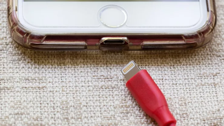 Este es el tiempo que debes cargar tu celular para no dañar la pila