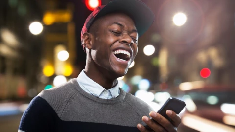 Haz re&iacute;r a tus amigos con los mejores stickers de Whatsapp