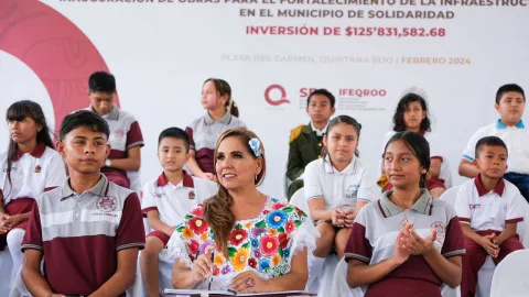 Mara Lezama develó la placa conmemorativa en la Secundaria Técnica 41 “María Luz Zapata Rejón”