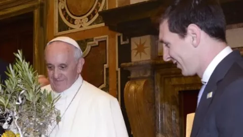 “Vuela alto": De Yatra a Messi, así se despiden las celebridades del Papa Francisco tras su muerte