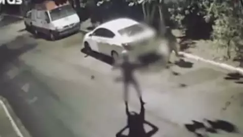 Asaltan a pareja que tenían intimidad en un carro