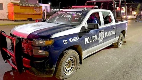 Policías madera.jpg