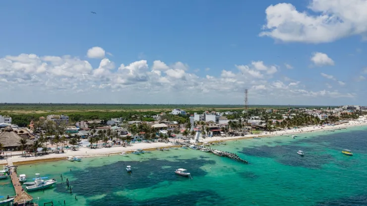 Puerto Morelos, en Quintana Roo, combina calma, playas lindas y un arrecife ideal para explorar.
