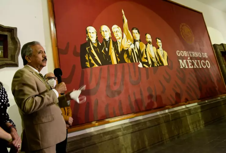 Alcalde de Culiacán devela mural con la imagen de AMLO junto a Miguel Hidalgo y Benito Juárez