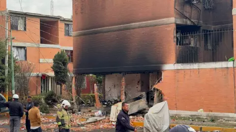 Se registra incendio en Los Reyes La Paz, Edomex; hay 1 muerto y 14 heridos