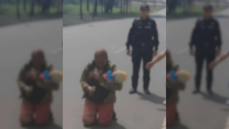 Abuelita se convierte en escudo humano para proteger a su nieta de 2 años en explosión de pipa.png