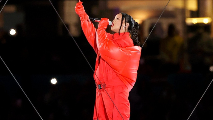 ¿Rihanna está embarazada Reacciones en redes tras show en Super Bowl 2023