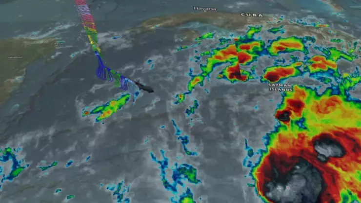 ÚLTIMA HORA_ Avión CAZAHURACANES ya se dirige a investigar al Potencial Ciclón Tropical 9