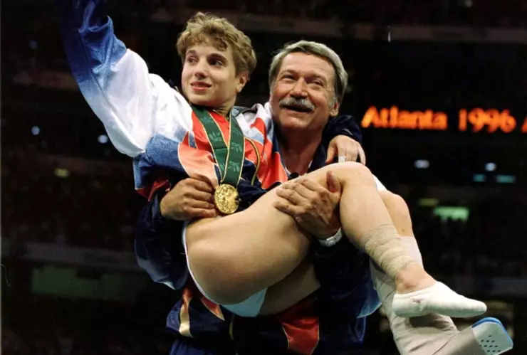 bela-karolyi-kerry-strug-1996