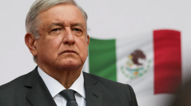 lopezobradroAMLO.jpg