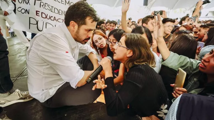 Empujan a Jorge Álvarez Máynez en su visita en la UAM Xochimilco, ¿qué dijo el candidato?