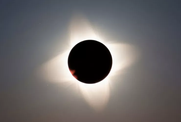 ¿Se avecina un eclipse solar de 6 días Lo que dice la ciencia.jpg