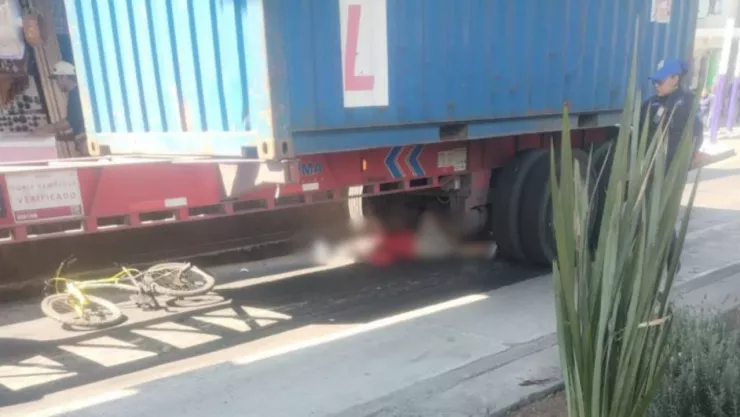 Detienen a chofer de tractocamión por muerte de ciclista en San Lorenzo Tezonco, Iztapalapa