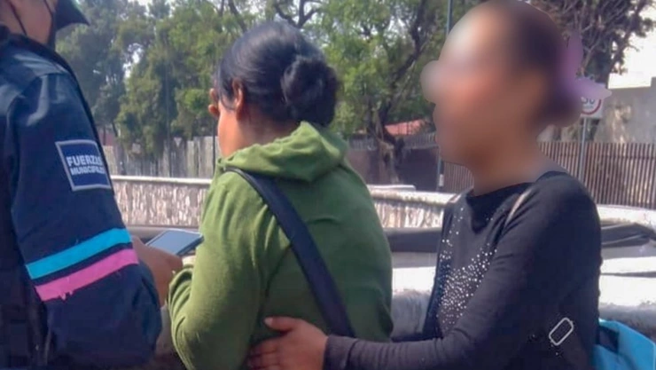 Mujer intenta lanzarse del paso elevado del Bulevar Héroes del 5 de Mayo, Puebla