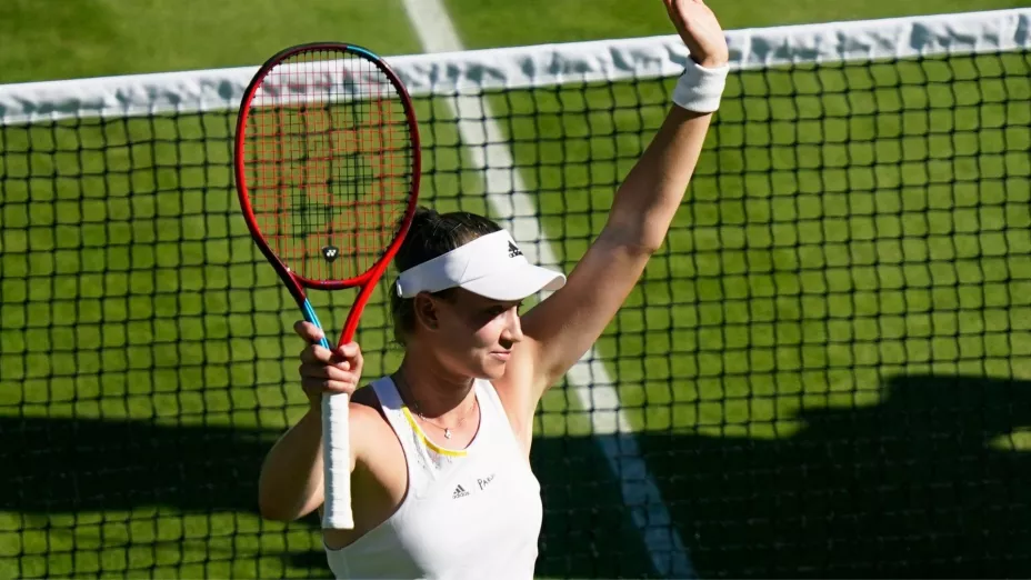 Wimbledon 2022 Elena Rybákina de Kazajistan 7 de julio de 2022 AP Foto Gerald Herbert.jpg