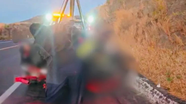 Presunto conductor ebrio sufrió accidente sobre la autopista Siglo XXI hoy; se salió de la vía