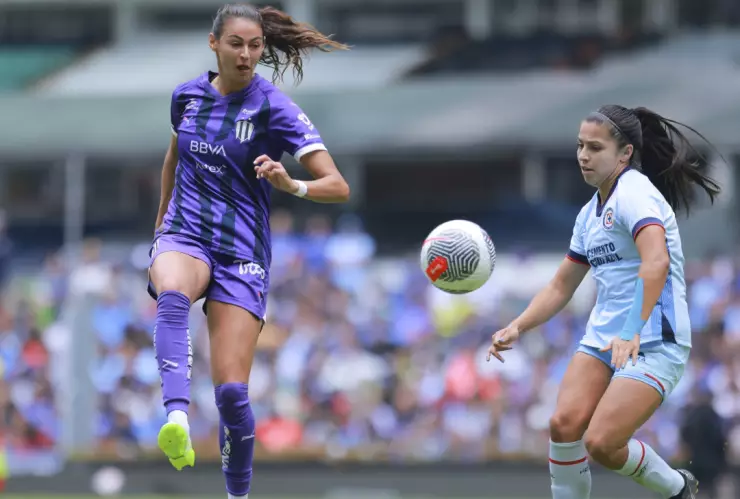 Mujeres deportistas siguen enfrentándose a los prejuicios sobre la menstruación.