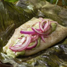 Pescado empapelado en salsa de cilantro.jpg